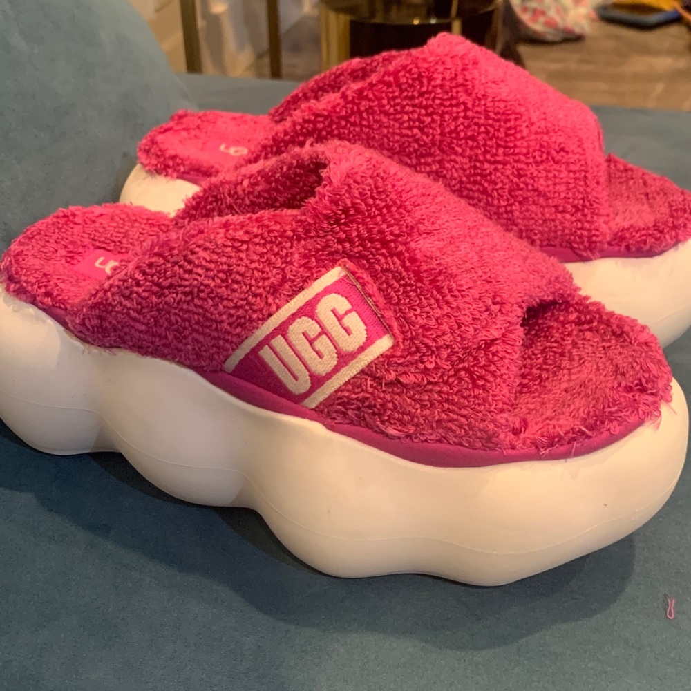 Women’s UGG Fuchsia Terry SugarCloud Slippers 3 inch platform size 7 NWOT - Picture 4 of 8